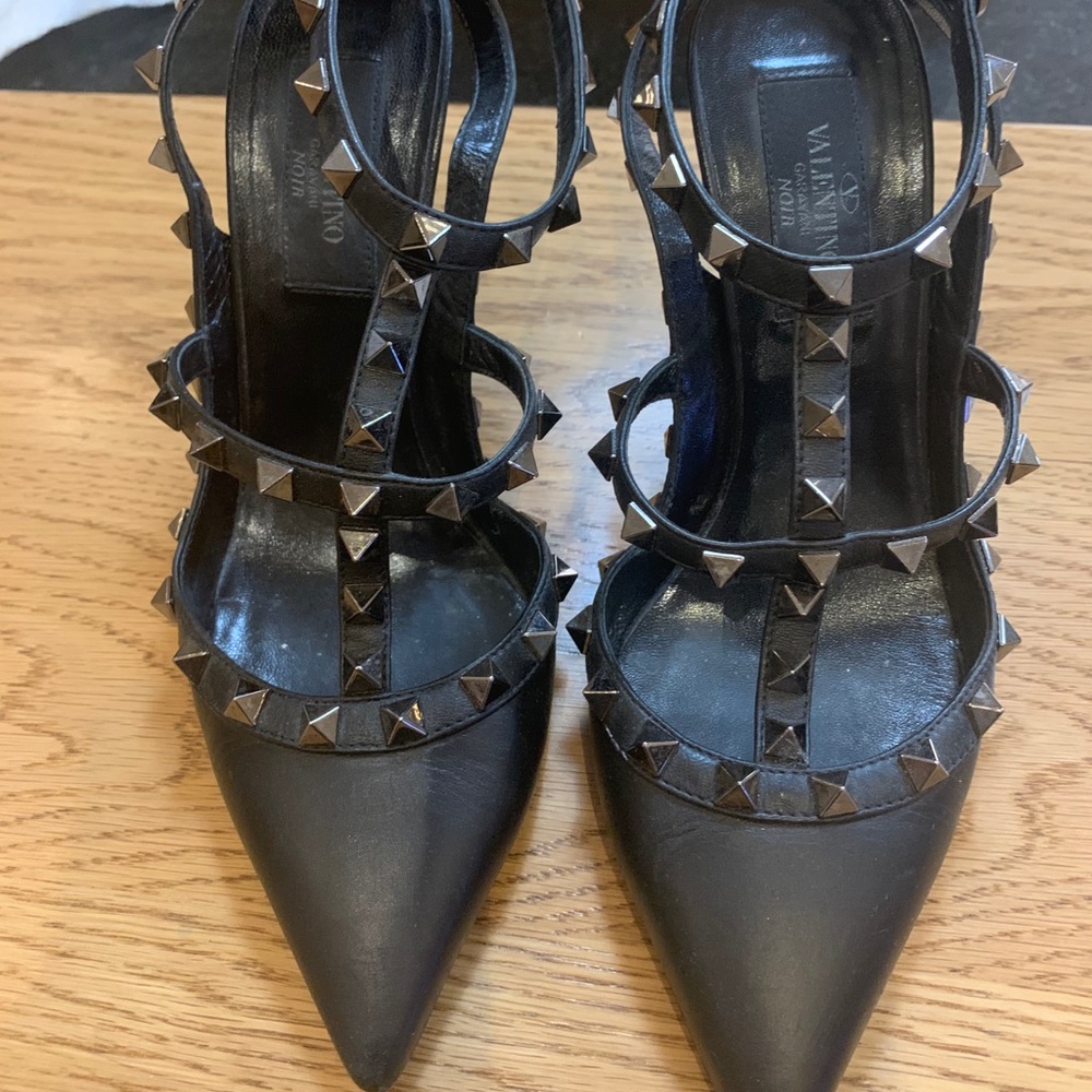 Valentino Rockstud noir pumps